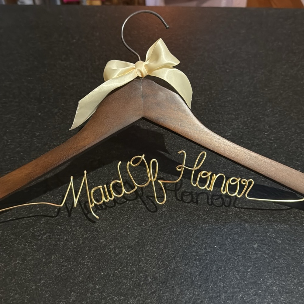 MAID OF HONOR 💍 wire hanger from Etsy